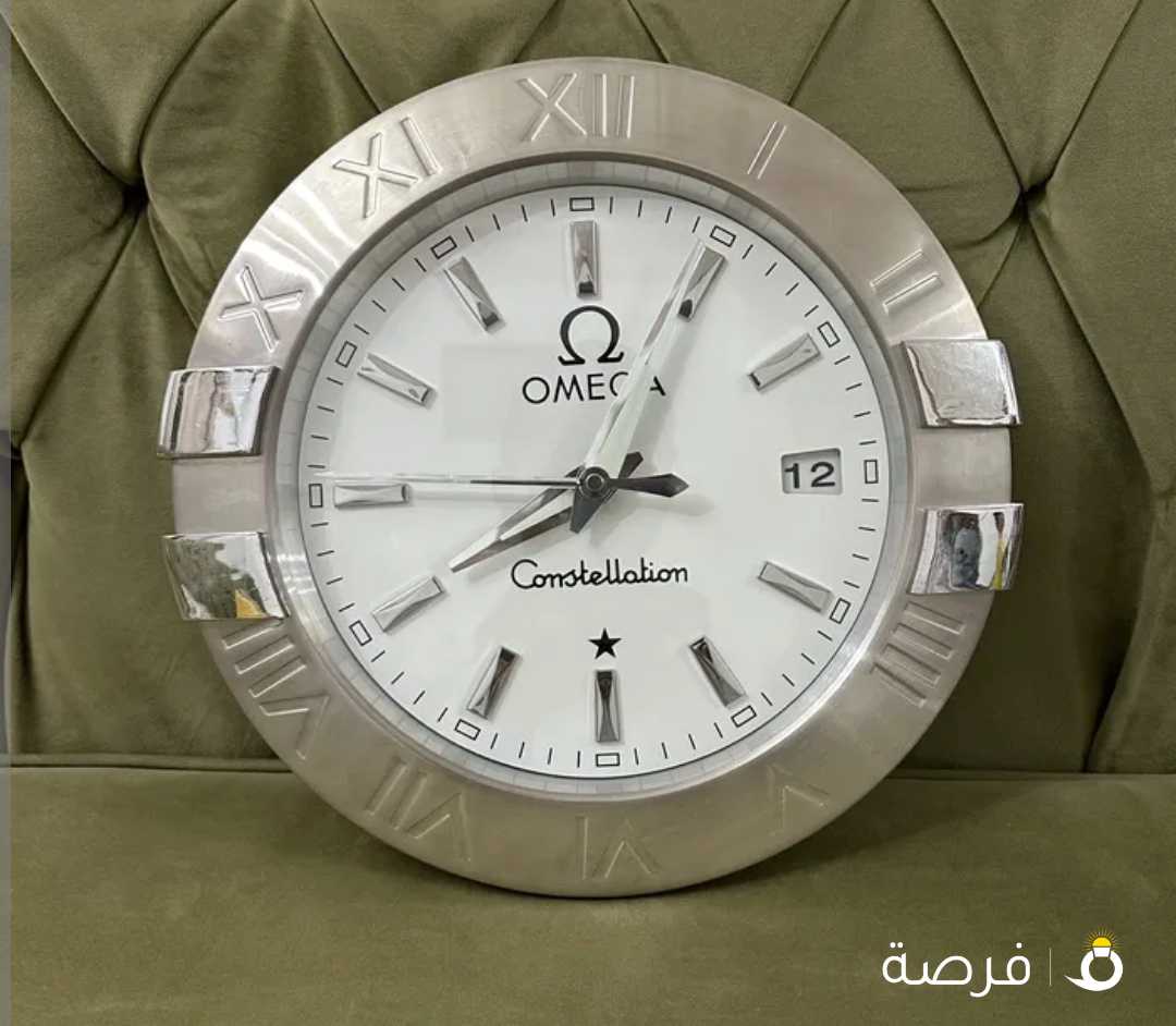 ساعة جدارية بشعار ماركة اوميغا
