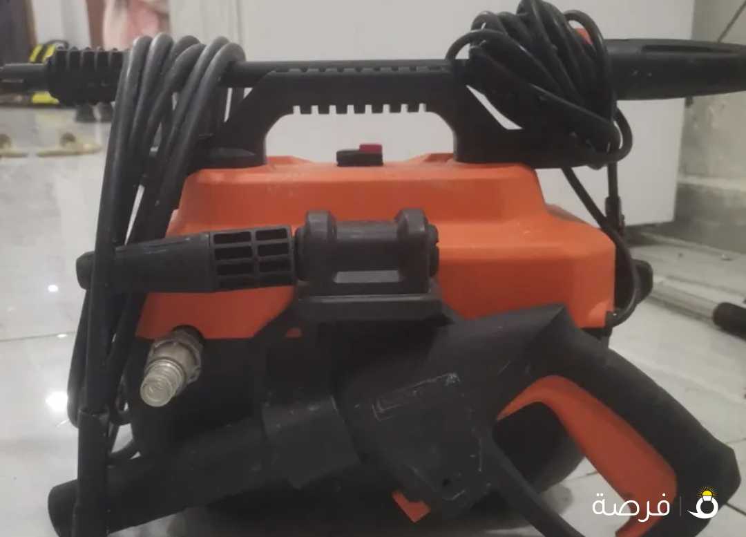 للبيع مضخة ماء شبه جديد ماركة امريكي ناقص قطعة وحده بس