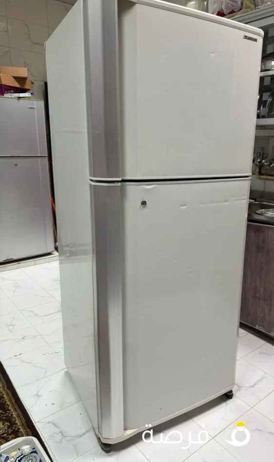 ثلاجه بحاله جيده