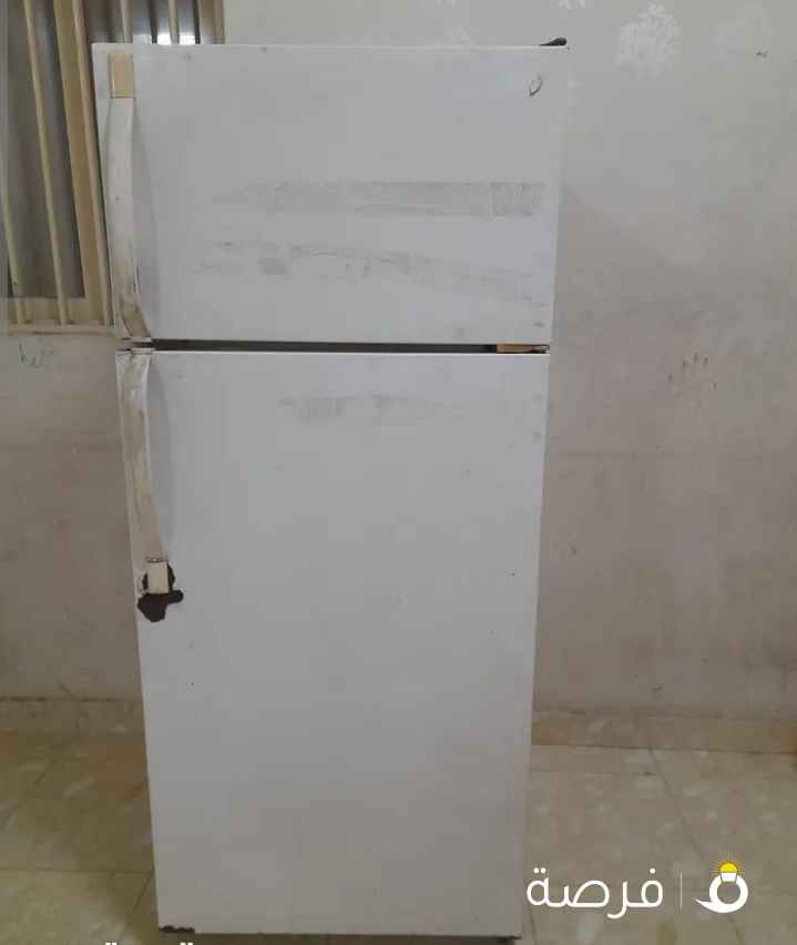 ثلاجه فريجيدير 14 قدم بحالة جيدة بالفروانية
