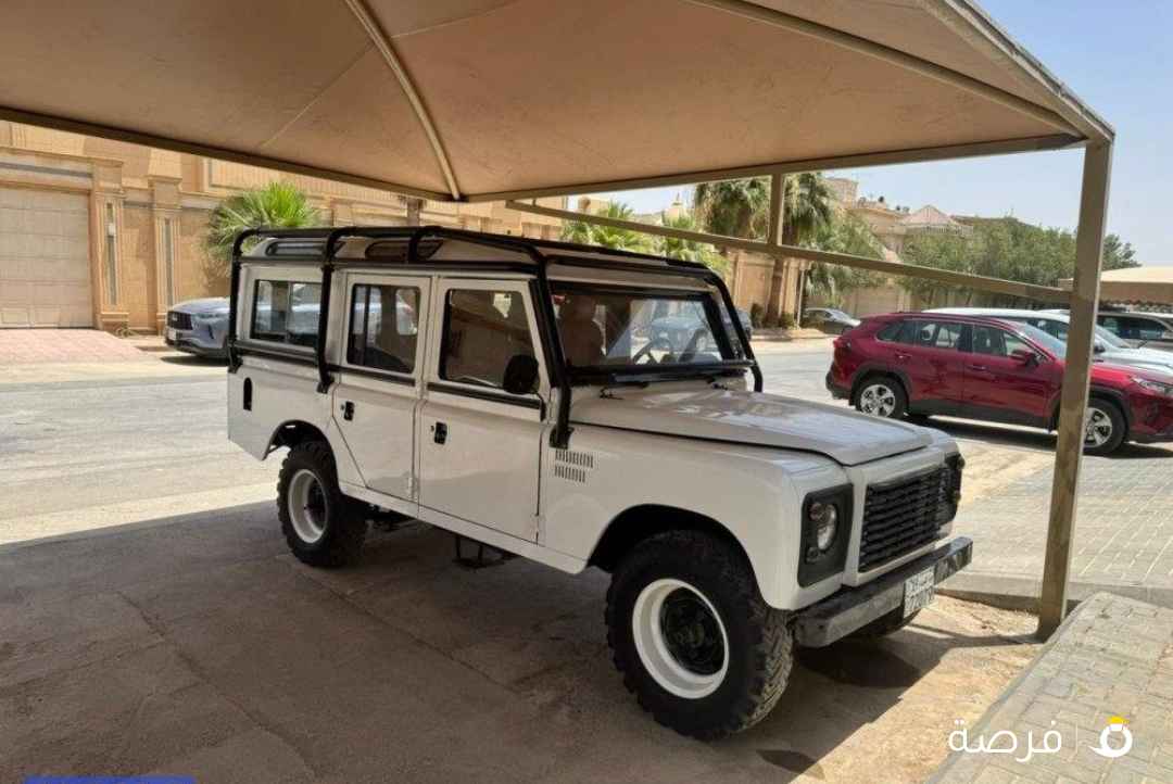 لاندروفر ديفندير موديل 1984 وارد أسبانيا