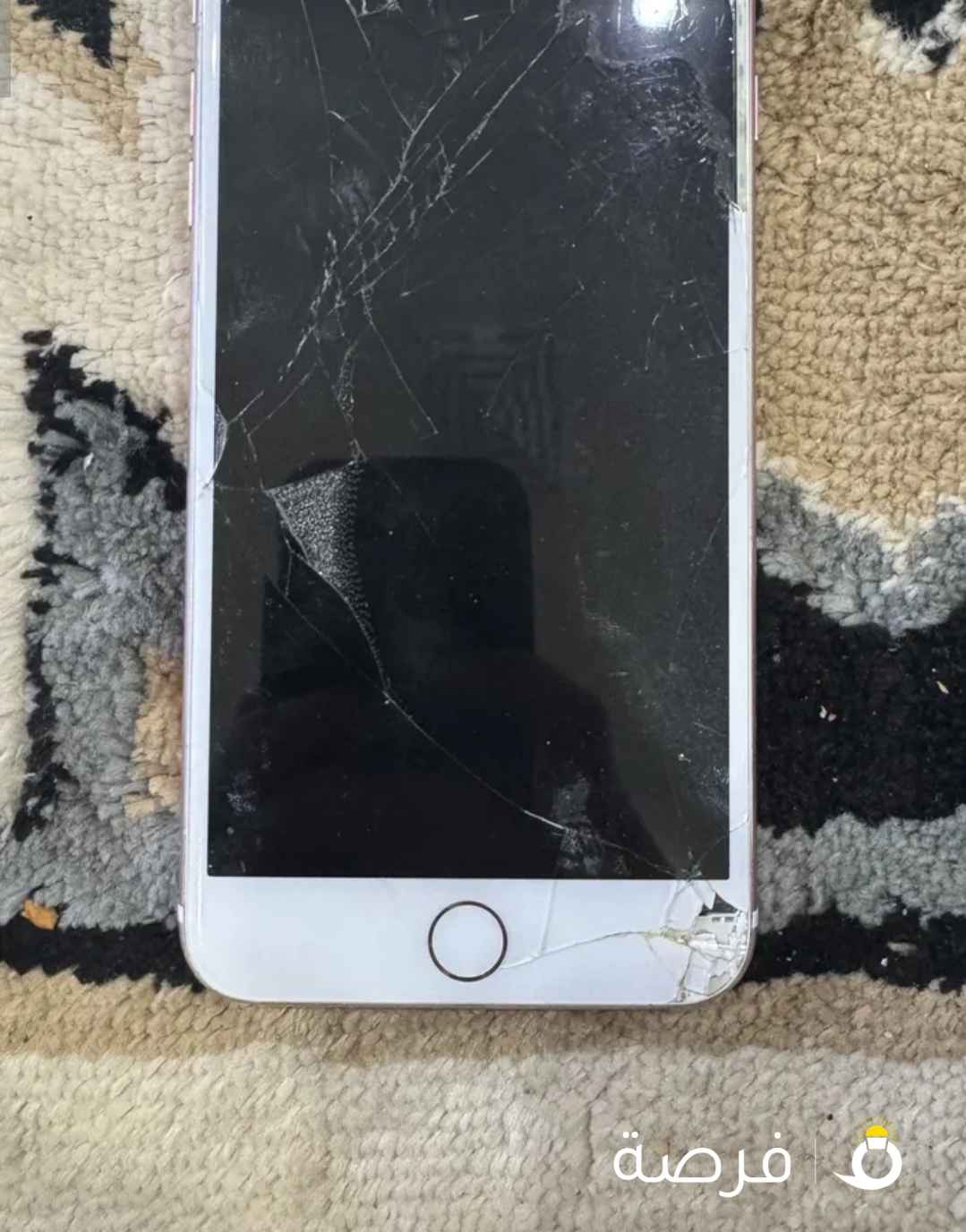 للبيع أيفون 7 بلس شغال و كرتونة كفر شاشة حماية ناقصه بطارية و شاشته مكسورة بس تشتغل و كام معلق