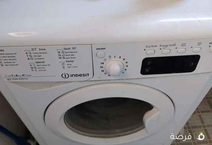 للبيع غسالة اتوماتيك غسيل وتنشيف ماركة انديست الايطاليه جودة ممتازة
