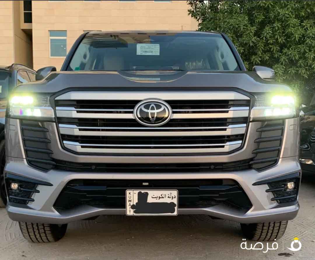 للبيع تويوتا لاندكروزر GXR AEROS موديل 2025 اصفار كاملة المواصفات فتحة جلد ثلاجة شاشة كبيرة . APPEL