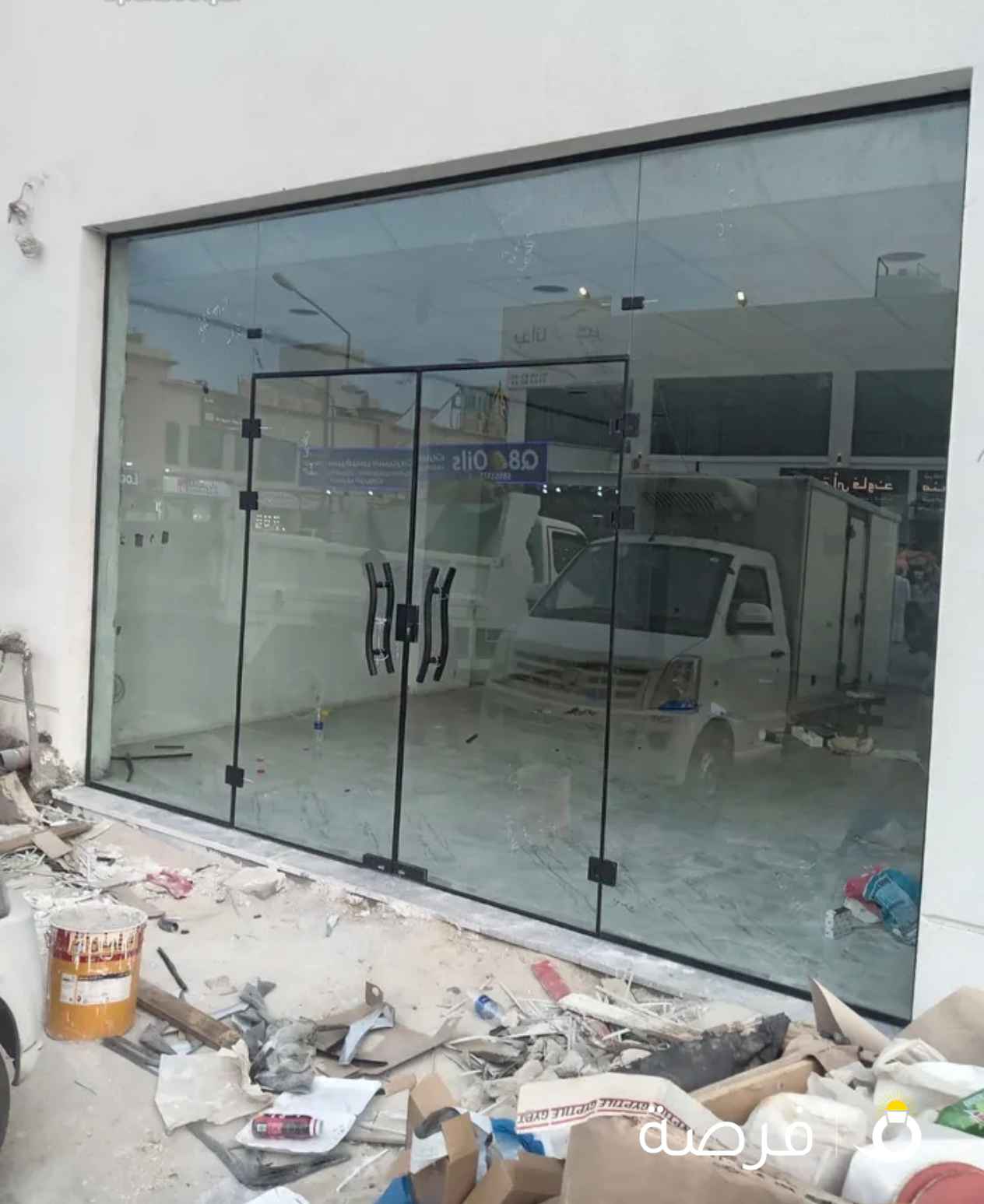 فني زجاج سيكوريت و مرايات و واجهات شوربكس و بلكونات و دوانيات و مرايات مضيئة في جميع مناطق الكويت