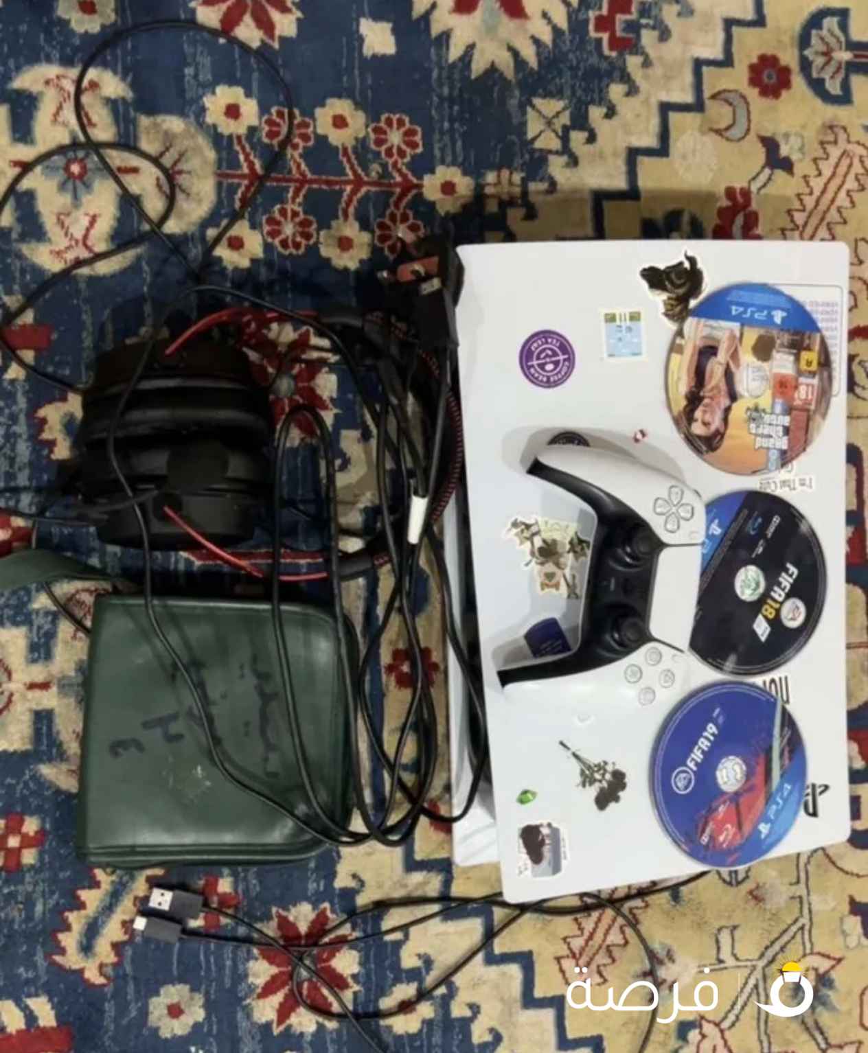 سوني 5 للبيع م يشتكي من ولا شي و الحاله ممتاز معاه كل شي السعر النهائي 125 الصامل يتواصل مافي تبديل