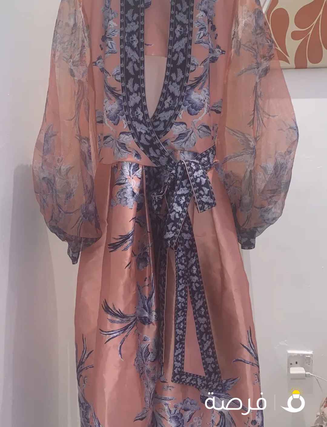 فستان نص شيفون ونص حرير يصلح لي استقبال ناعم بلبس كشخه وايد حلوه ناعم يصلح حق بنات وكبار