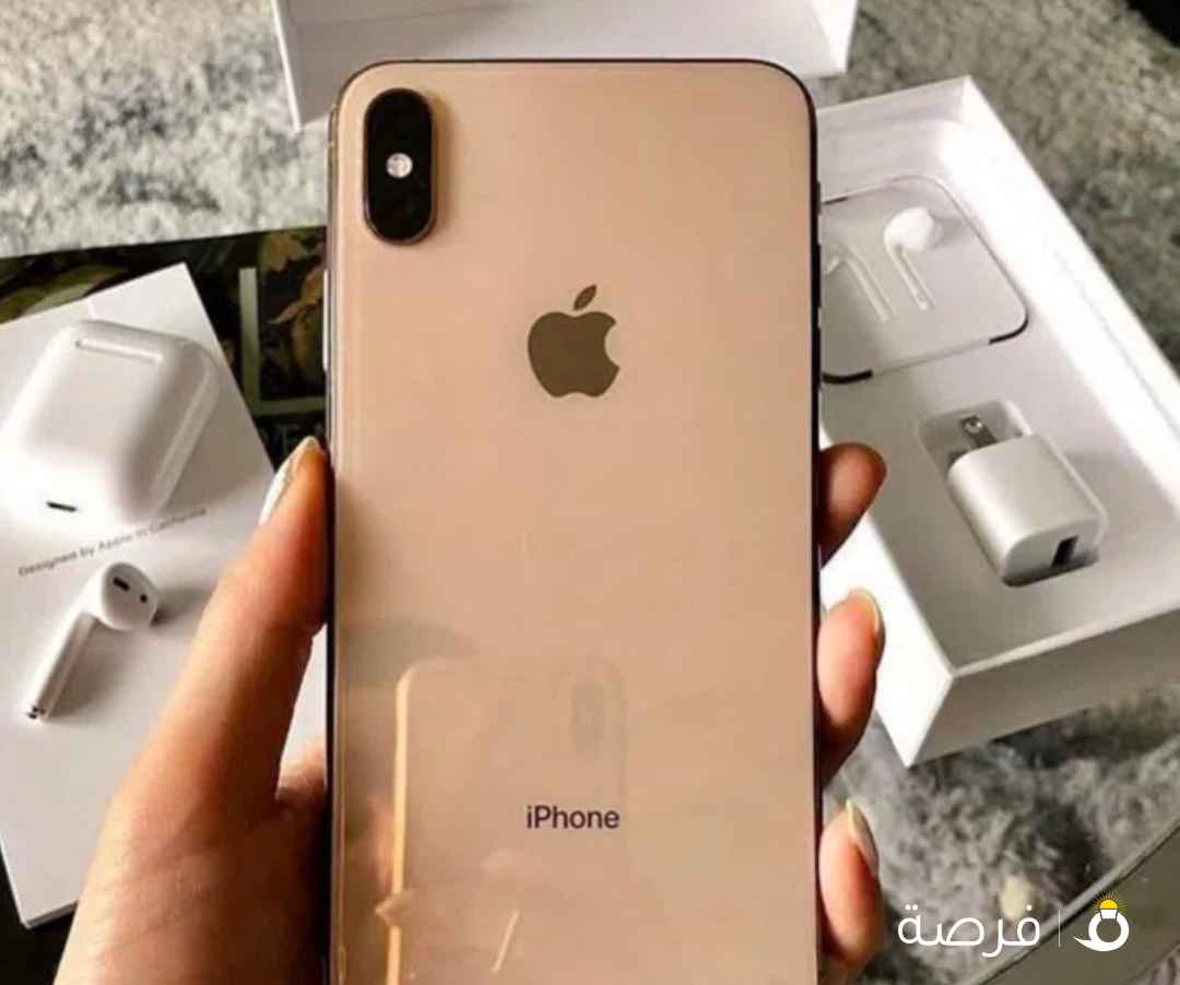I phone xs max 64g battery 85% new Very very clean No open No change Carton Hand free Charge