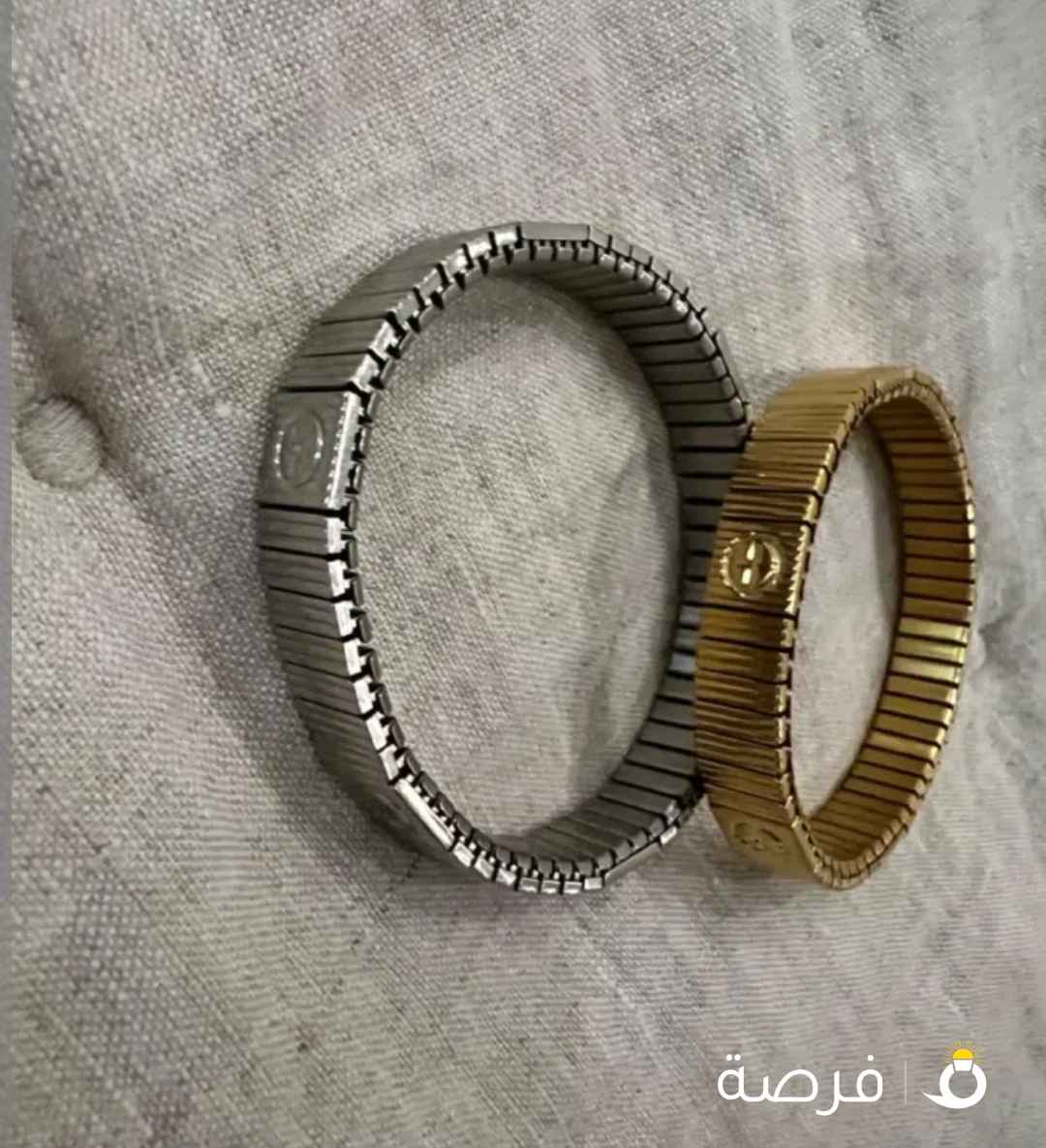 اساور عدد ⁦⁦2⁩⁩ ذهبي وفضي شبيه كارتير جديده غير مستعمله تتوسع حسب مقاس اليد