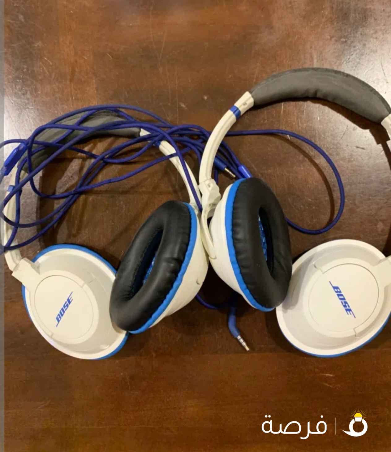 A pair of Bose Ae2 headphones