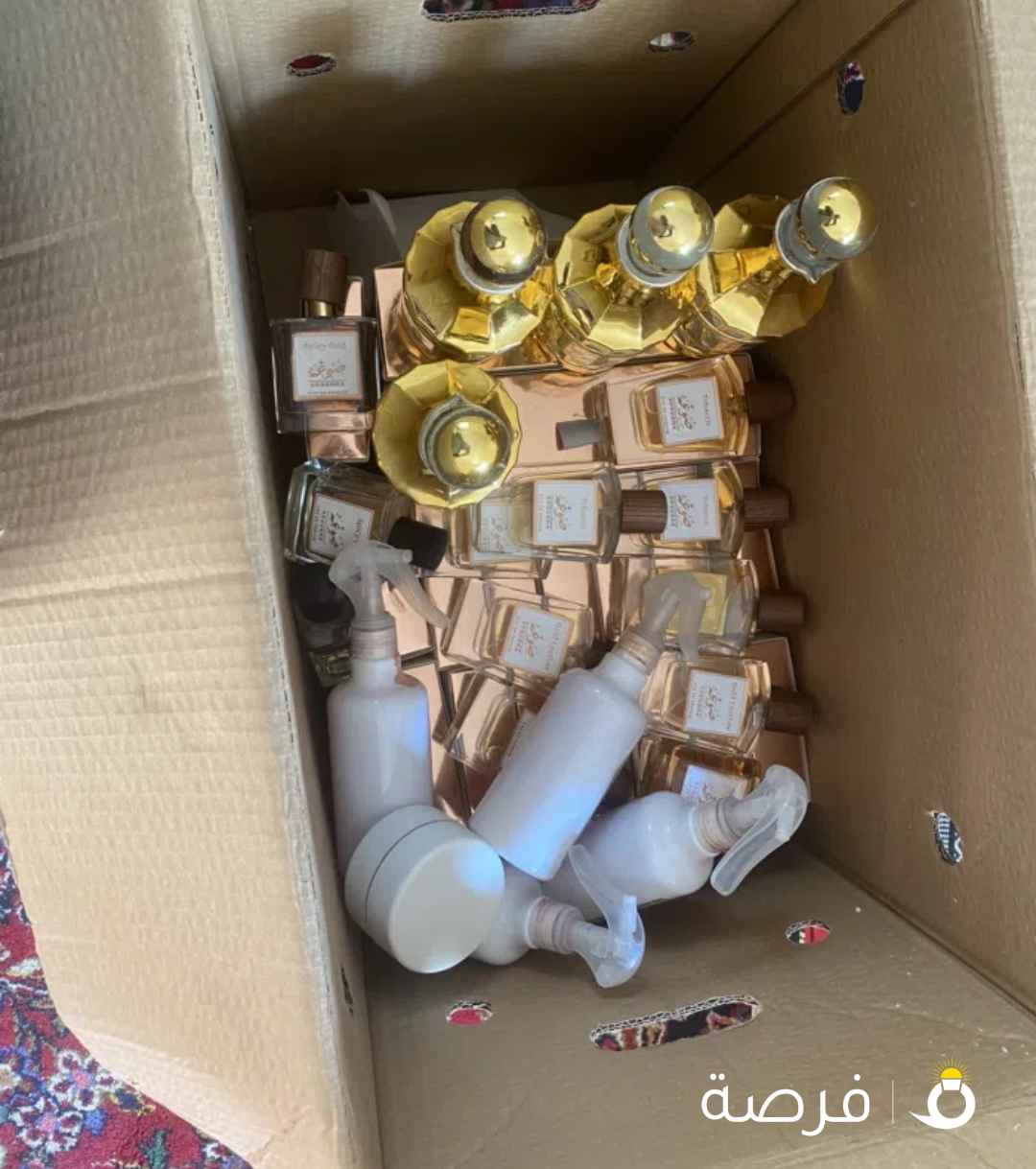 للبيع تشكيله عطور حق هدايا ودهون ومرشات تصفيه محل