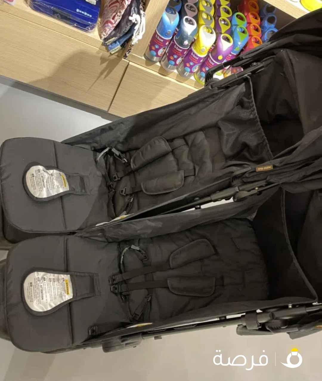 عربانة توأم