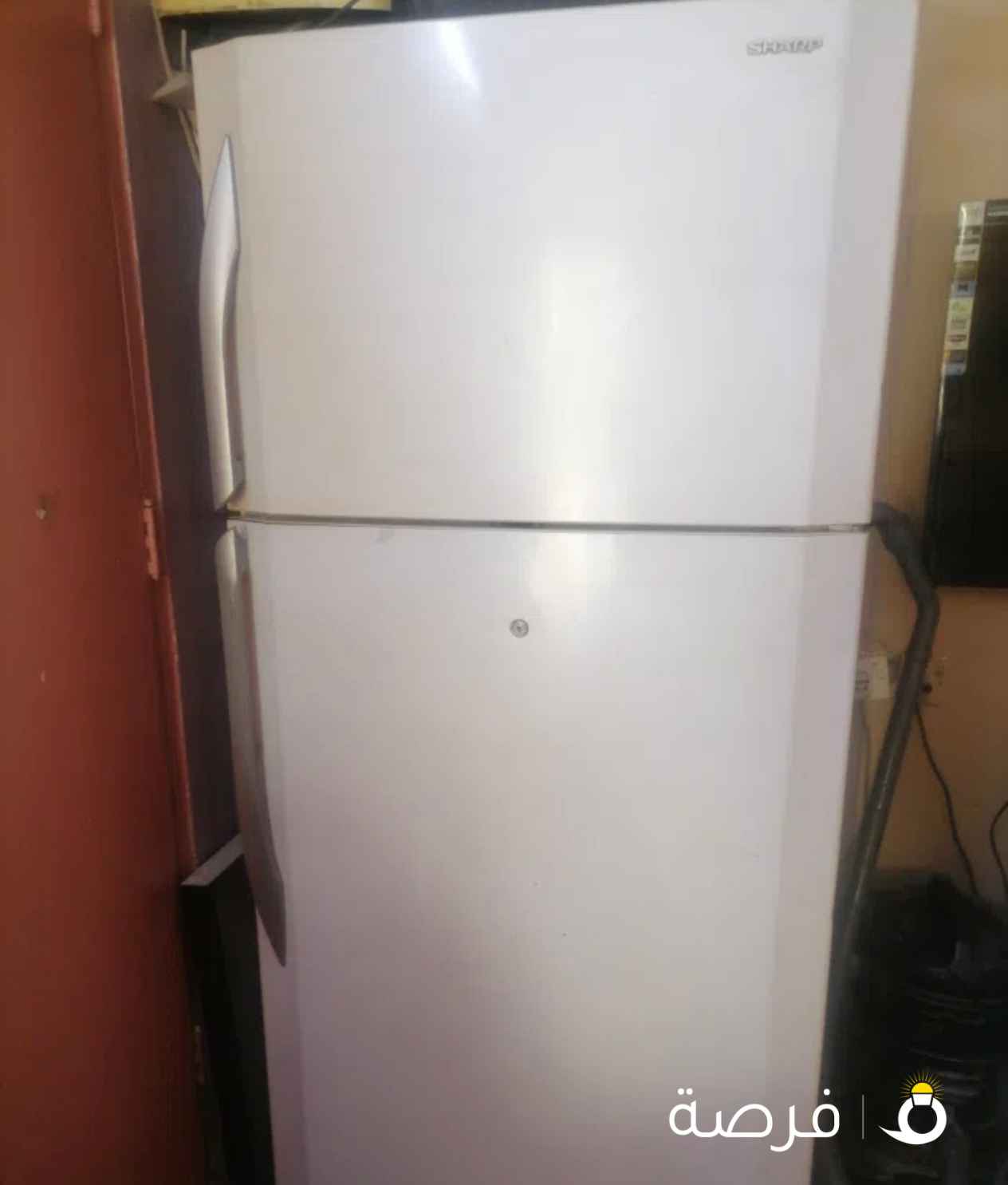 للبيع ثلاجه شارب استعمال خفيف حجم كبير