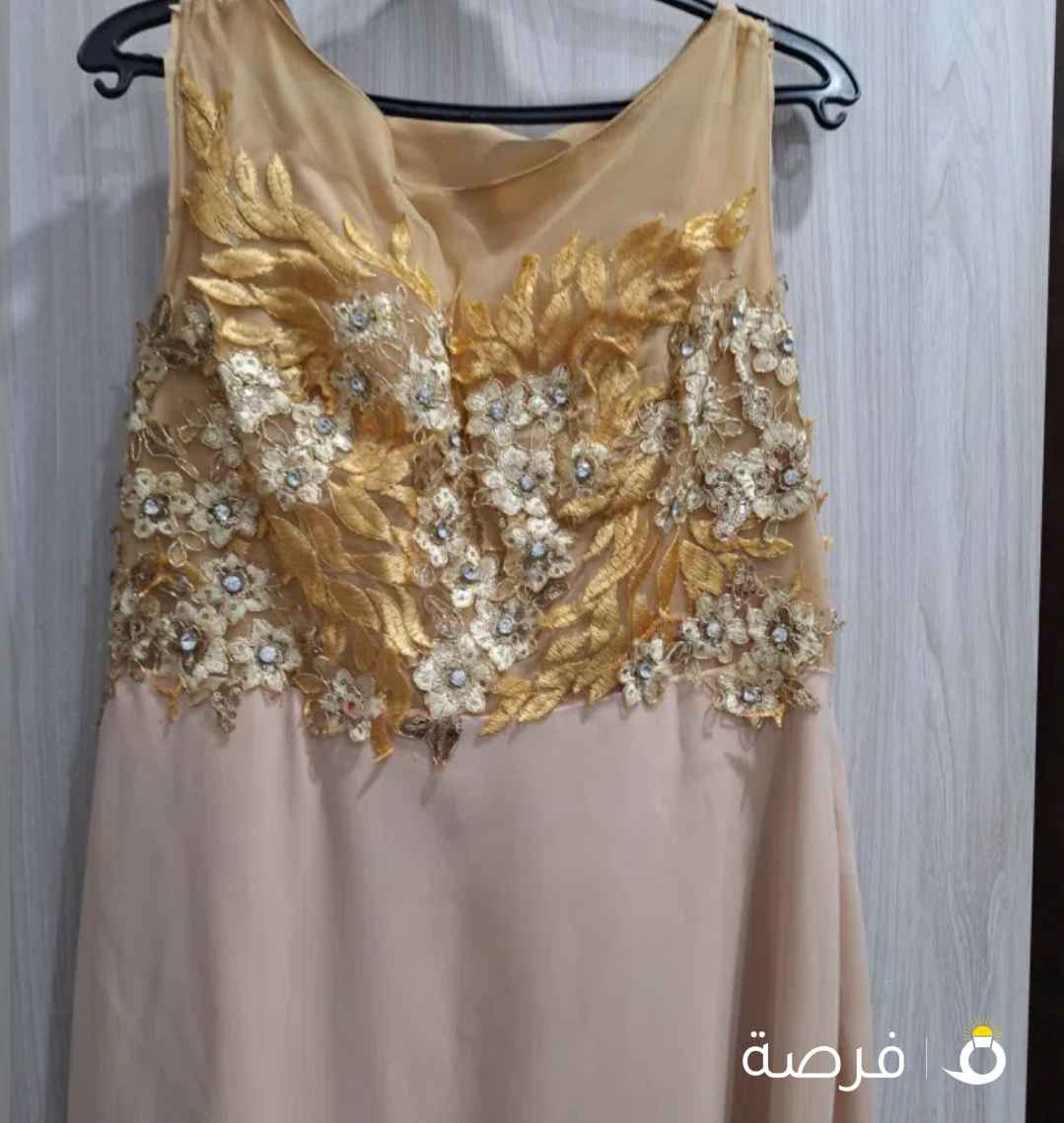 للبيع فستان ذهبي بلبس لارج واكس لارج شبه جديد