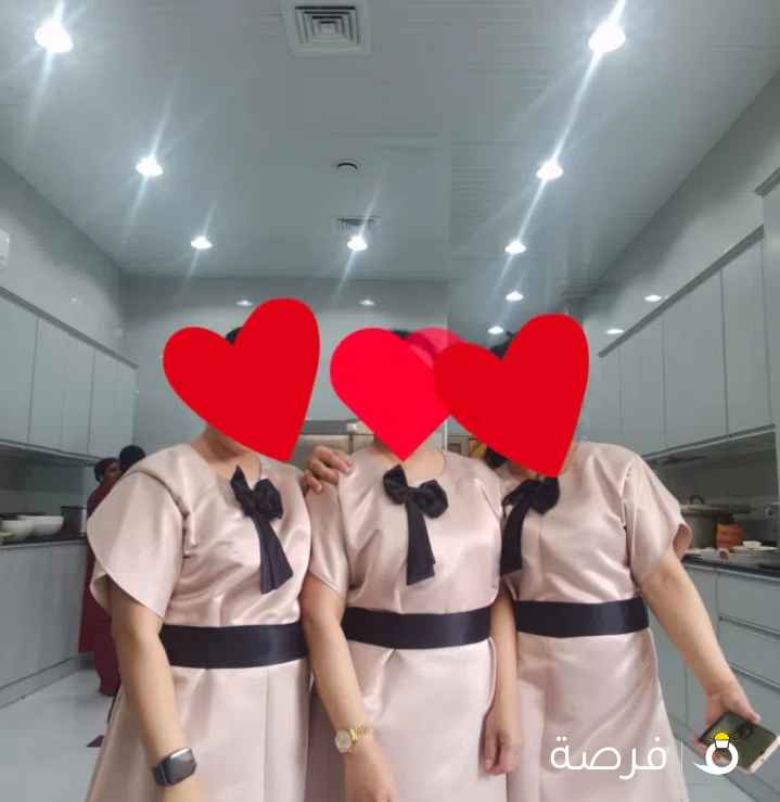 تيمور مع خدمة ضيافة رجالي ونسائي