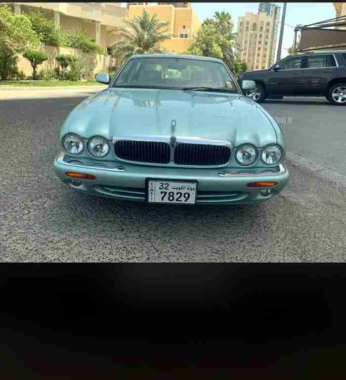 جاكوار XJ8 1998