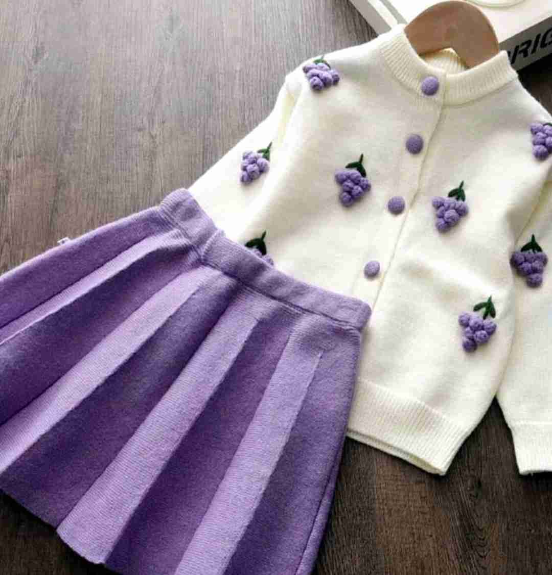 لعمر سنه ونص الى سنتين sweater and skirt