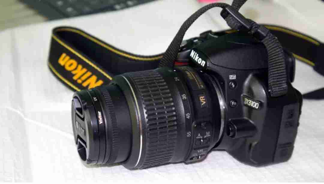 Nikon D3100 DSLR Camera With 18-55MM Zoom Lens for Sale