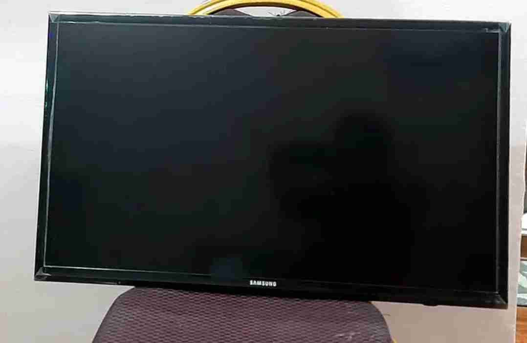 Samsung 32" LCD TV