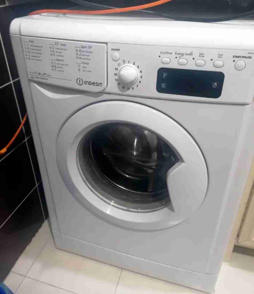 Fairly Used Indesit 6KG Washing machine