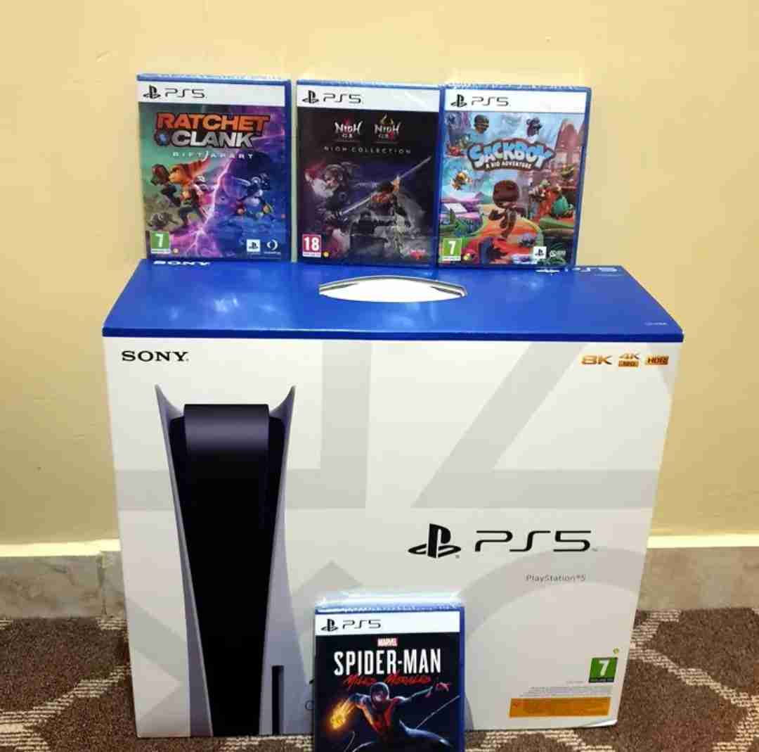 Sony PS5 bundle + 4 CD (sackboy/spiderman/rachet/Nioh)