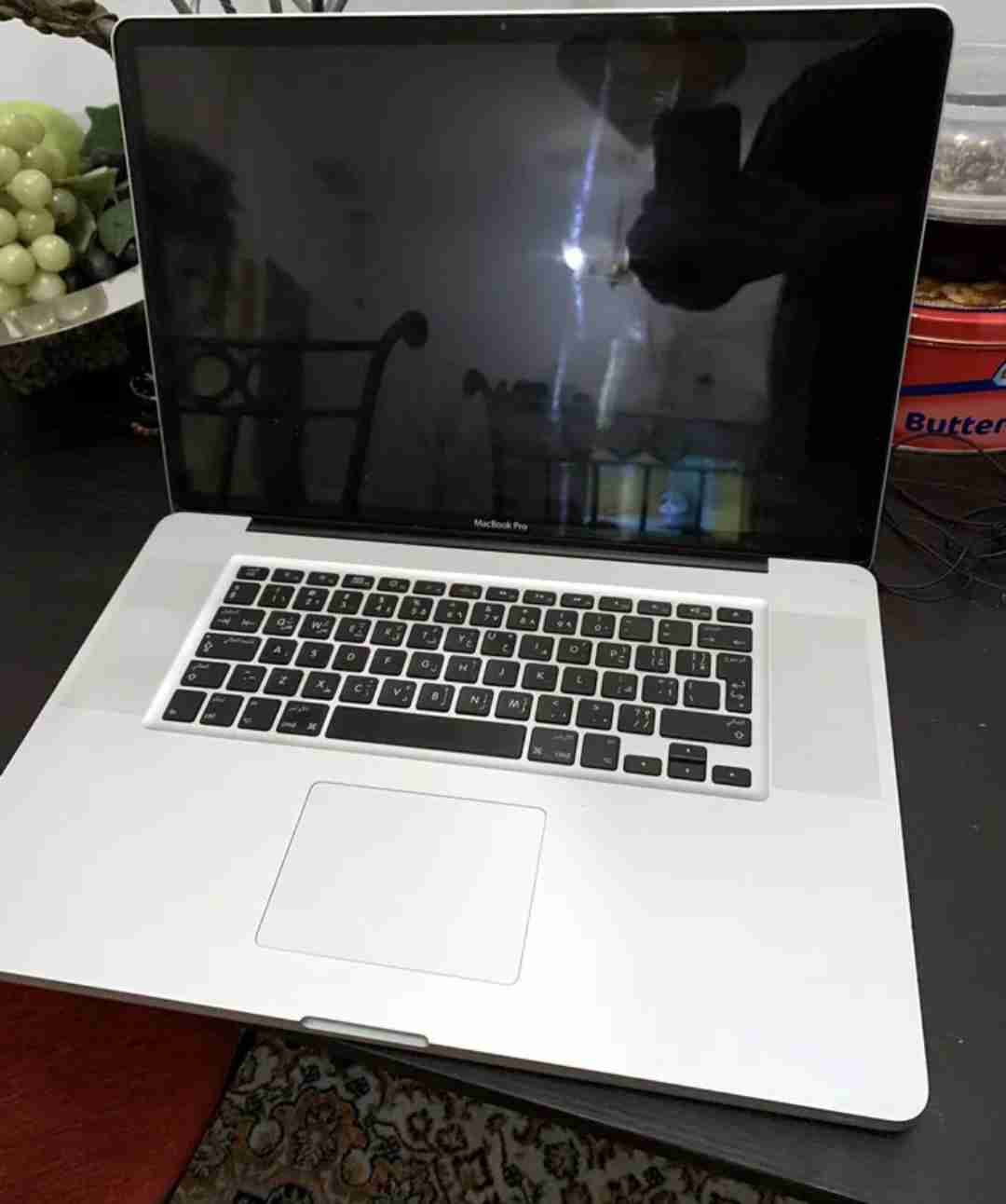 Apple laptop