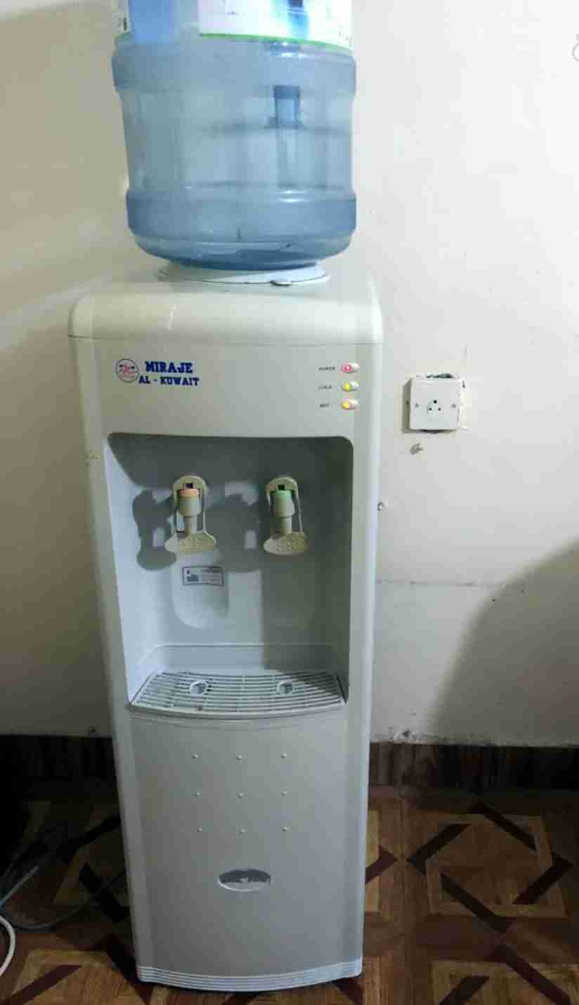 Hot and cool Water dispenser