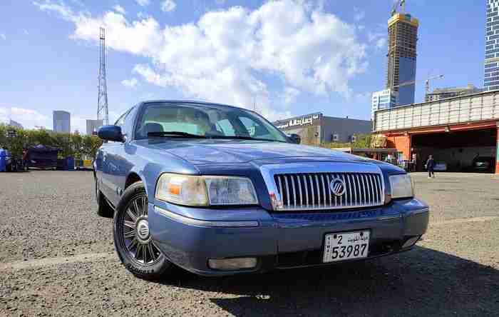 2009 Grand Marquis GSL