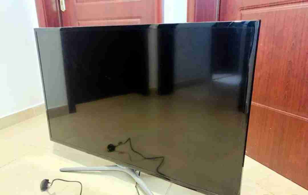 Samsung TV 50 inch- without remote control - تلفاز سامسونج 50 انش