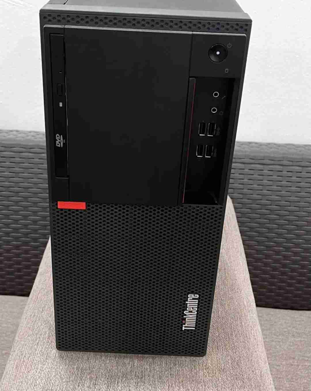 ديسكتوب لينوفو نظيف جدا Lenovo Desktop M910 Tower core i7 8 gb ram 1 tb