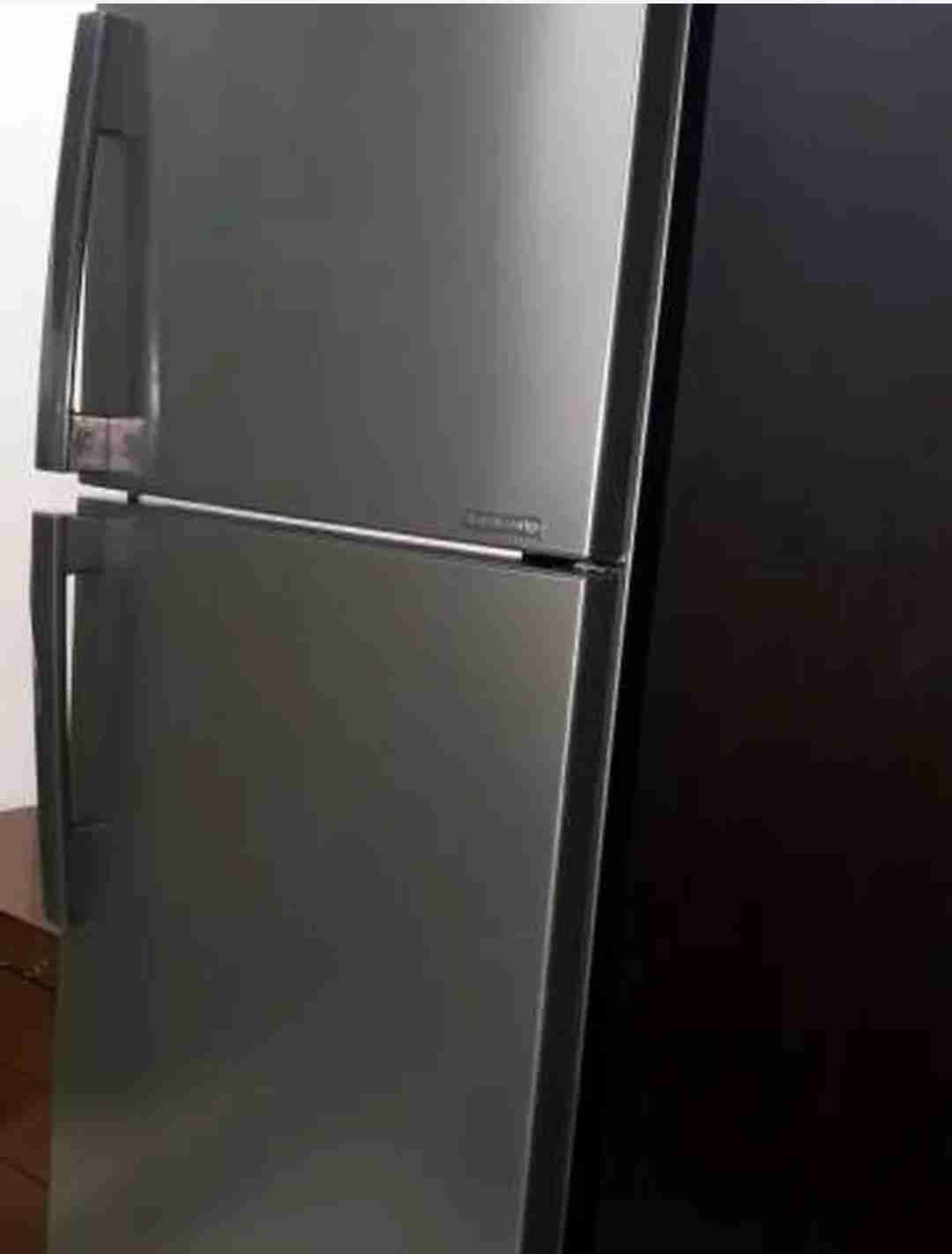 ثلاجة سامسونج بحالة ممتازة نوفروست SAMSUNG REFRIGERATOR NO FROST