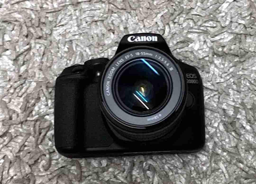 canon eos2000d