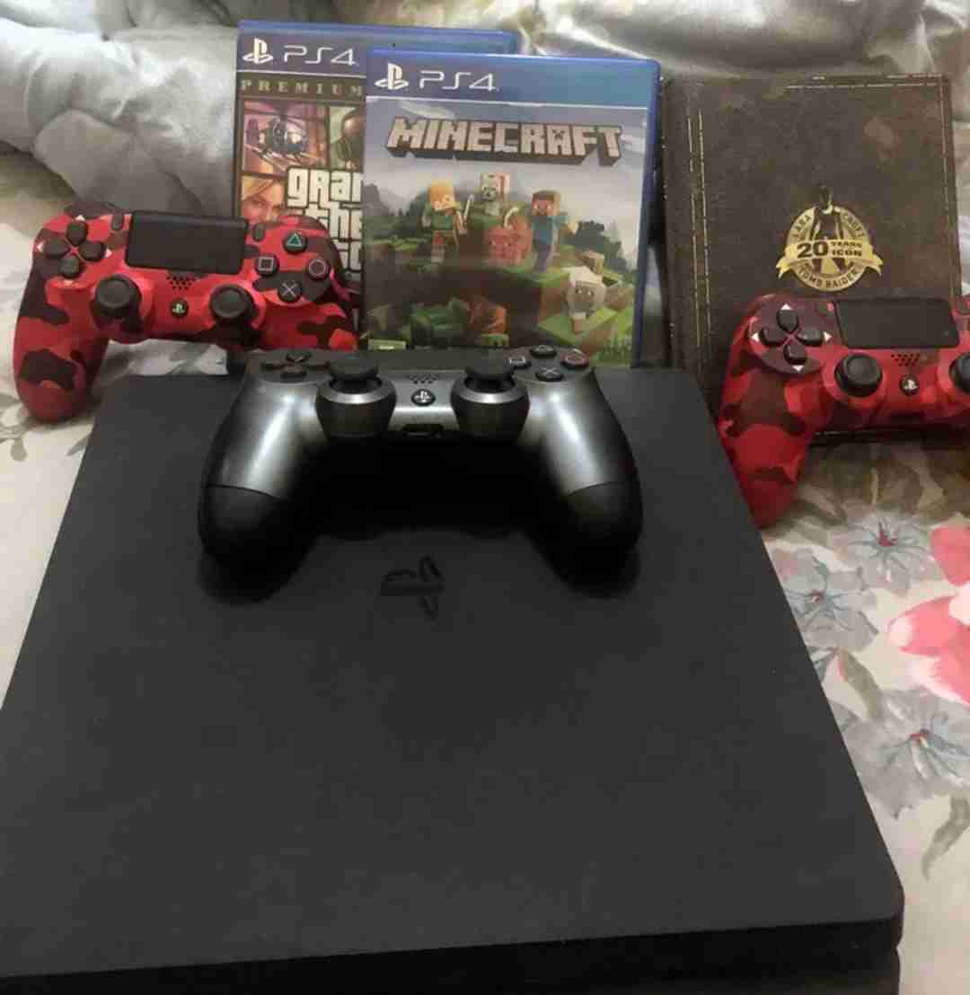 ps4 slim 3 controller 3 games