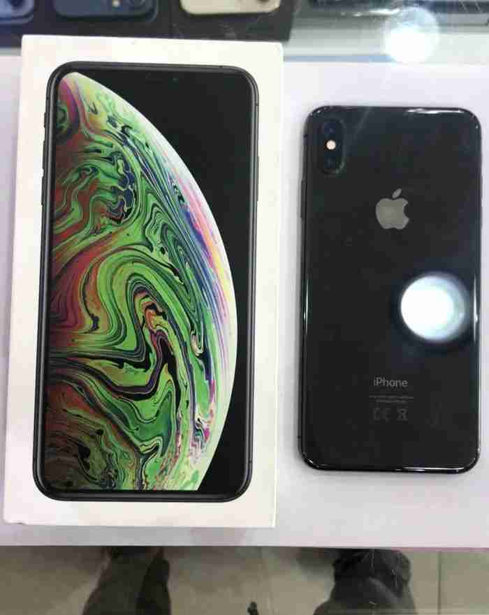 IPHONE XS MAX 256GB بطارية 80