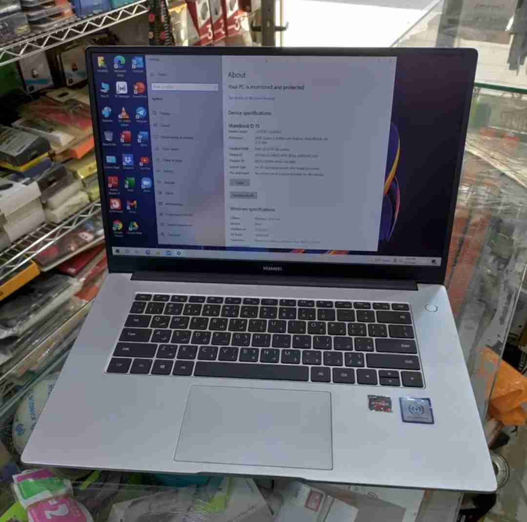 Huawei MateBook D15 8GB ram 256GB ssd