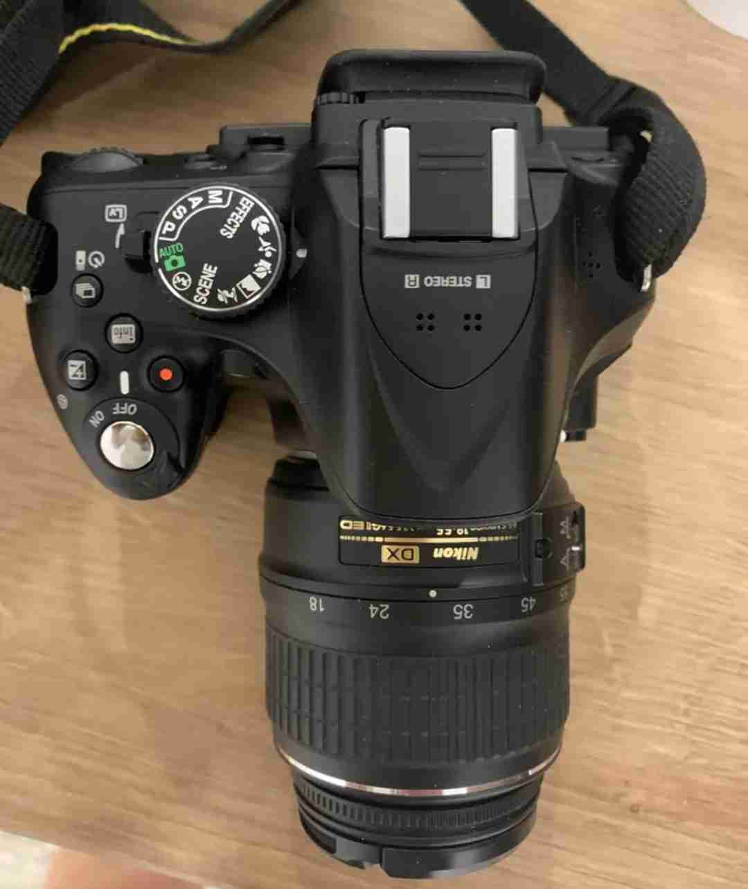 NIKON 5200