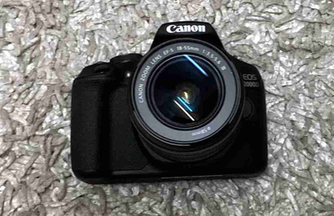 canon eos2000d