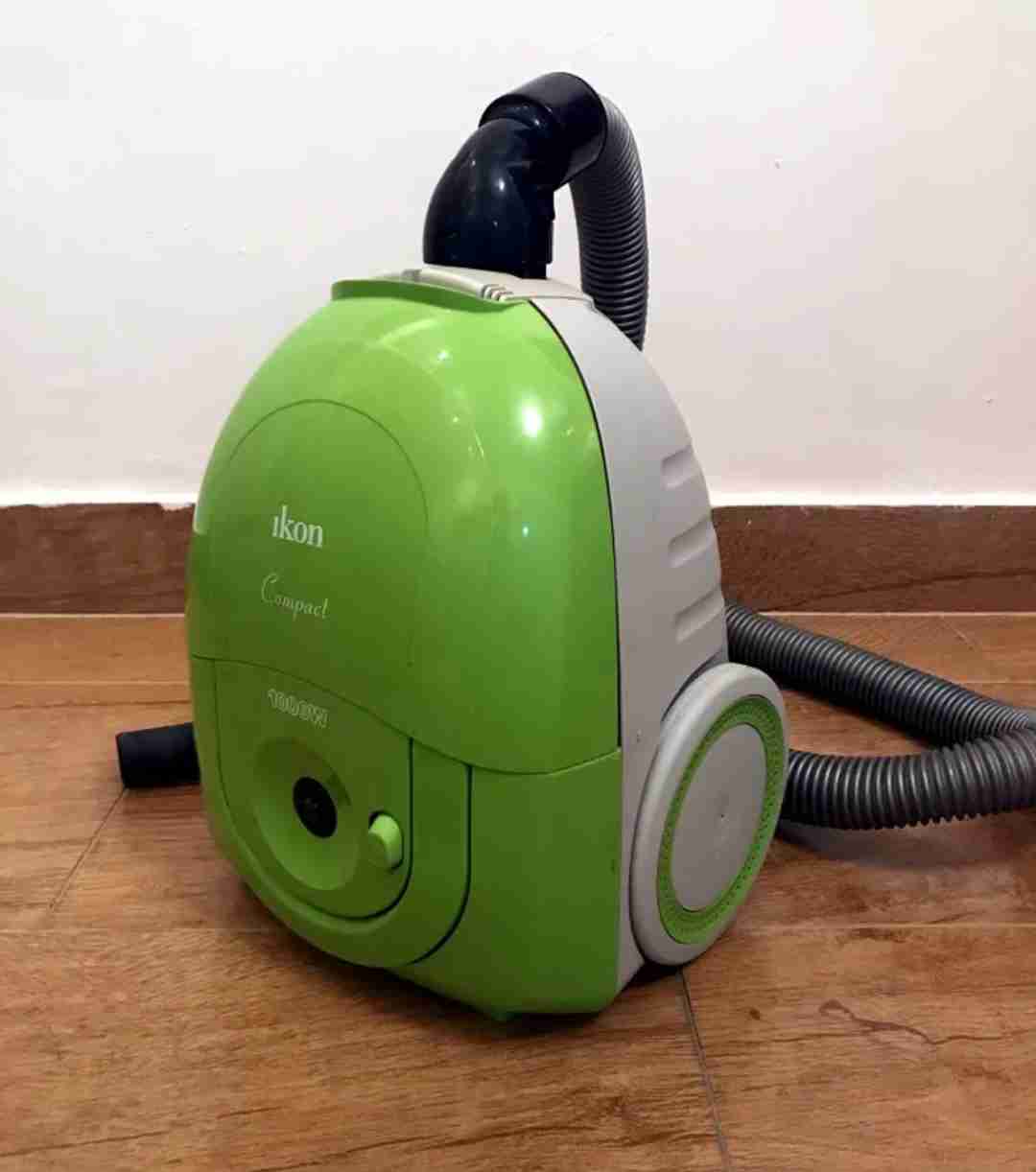 مكنسة كهربائية Vacuum cleaner