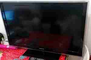 Samsung LCD TV 42 inches made in Malaysia not smart full HD Hdmi