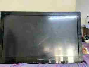 Panasonic TV 32inch LCD.