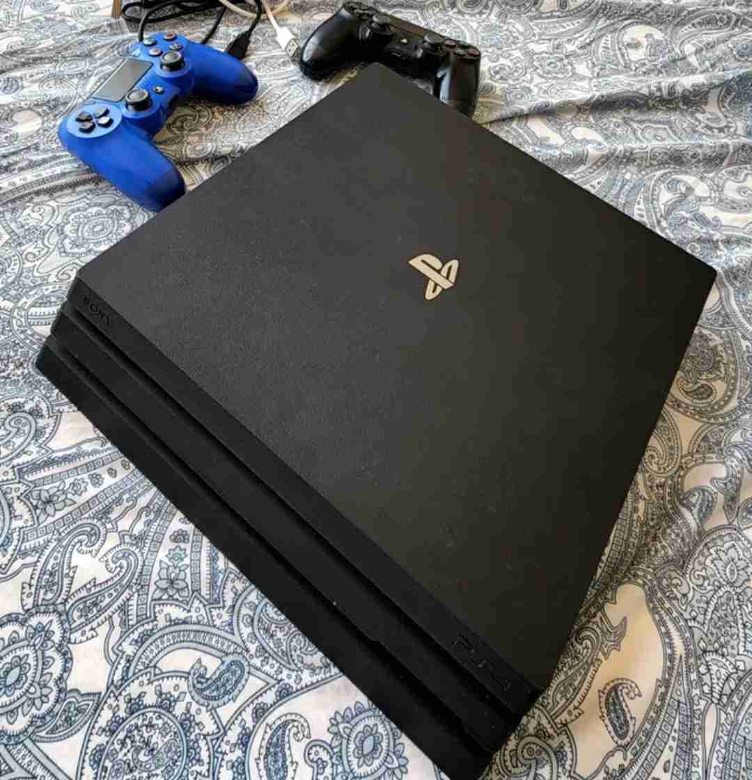 Ps4 Pro 1tera بلاي ستيشن 4 برو واحد تيرا