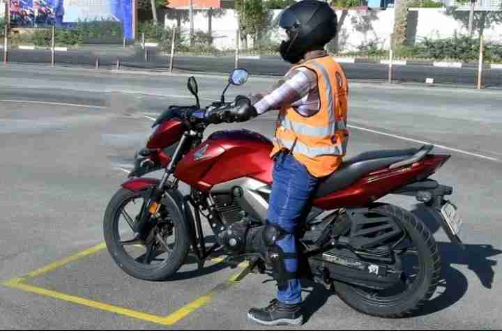 دورة لتعليم قيادة الدراجة الناريه 2022 - motorbike training course