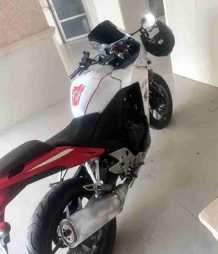 للبيع سيكل هوندا cbr 500 موديل 2014