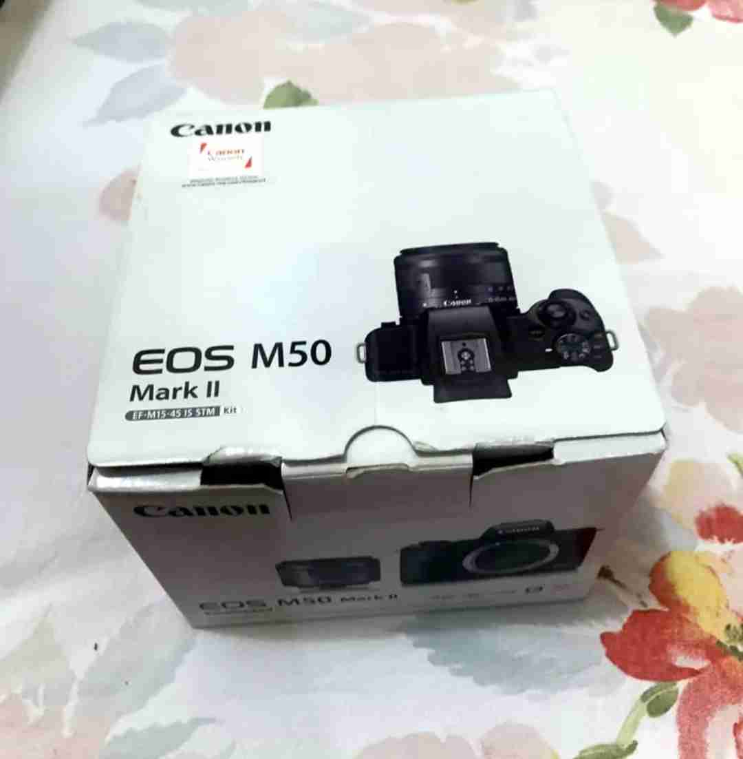 EOS M5