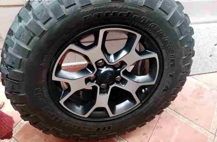 Jeep wrangler stock rim and tires