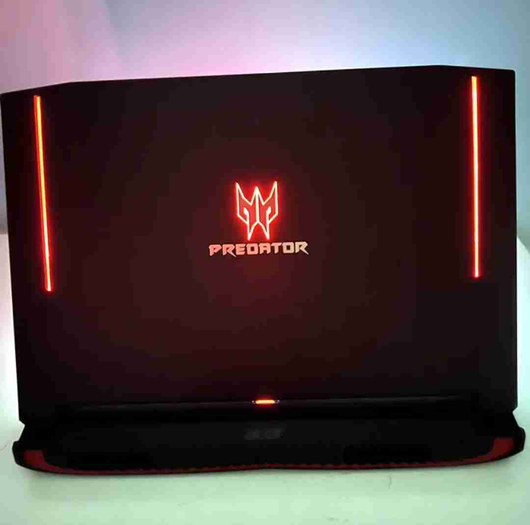 لابتوب قيمنق للبيع Acer Predator G9-792