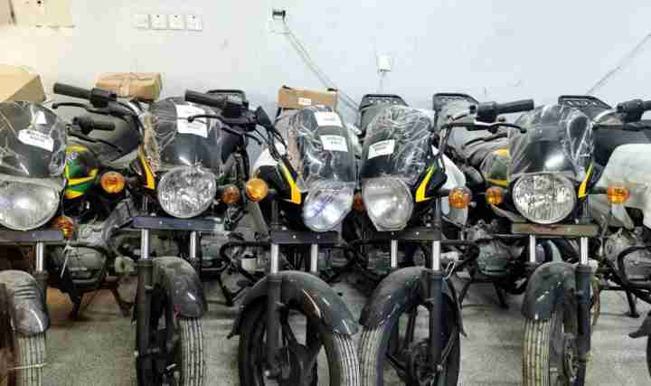 BAJAJ BOXER 150 NEW /HONDA UNICORN 160CC OLD