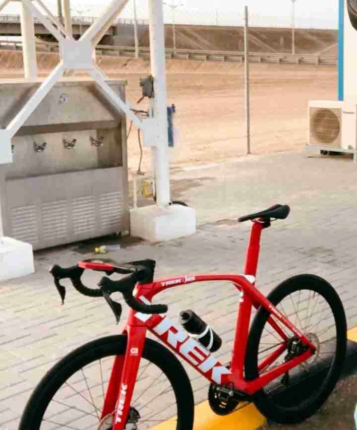 TREK MADONE BIKE