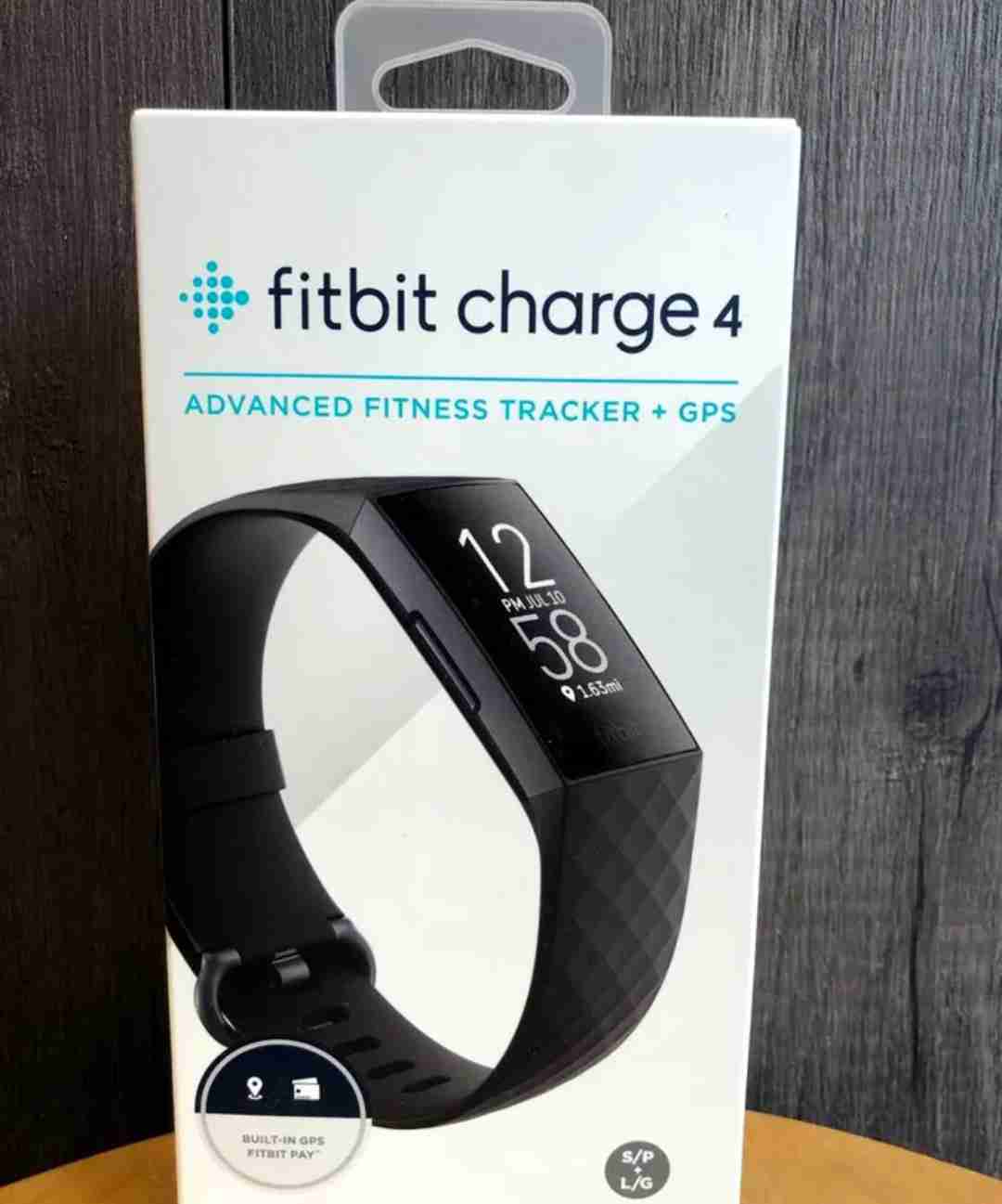 Fitbit Charge 4