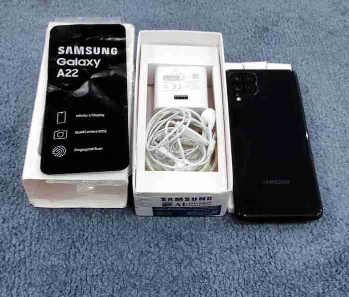 Samsung a22 4g black 3 mount used